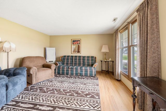 2802 N Berthaud Road, New Haven, IN 46774