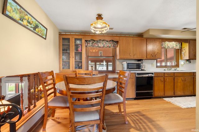 2802 N Berthaud Road, New Haven, IN 46774