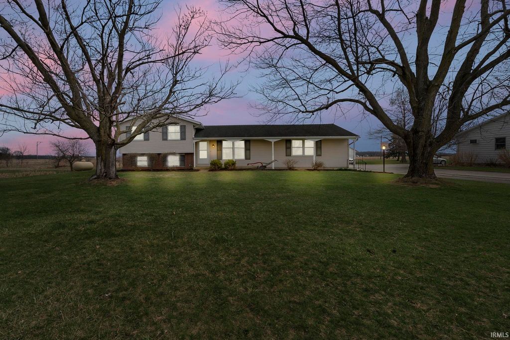 2802 N Berthaud Road, New Haven, IN 46774