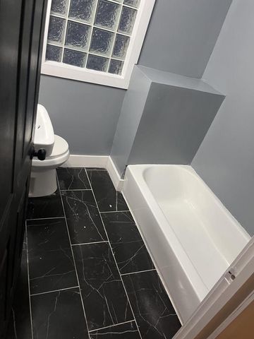 2201 N 33rd STREET, Milwaukee, WI 53208