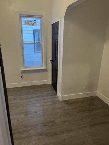 2201 N 33rd STREET, Milwaukee, WI 53208