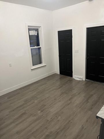 2201 N 33rd STREET, Milwaukee, WI 53208