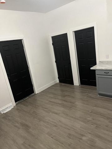 2201 N 33rd STREET, Milwaukee, WI 53208