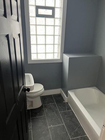 2201 N 33rd STREET, Milwaukee, WI 53208