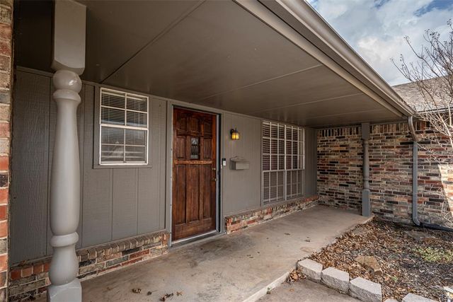 2111 Bellaire Drive, Moore, OK 73160