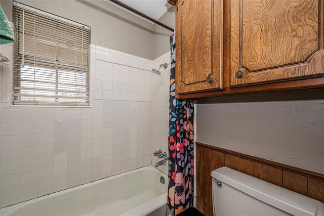2111 Bellaire Drive, Moore, OK 73160