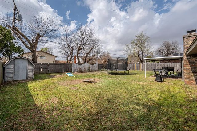 2111 Bellaire Drive, Moore, OK 73160
