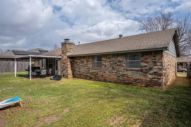 2111 Bellaire Drive, Moore, OK 73160