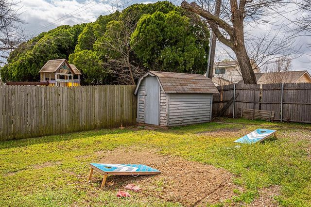 2111 Bellaire Drive, Moore, OK 73160
