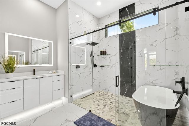 3217 SW 3rd TER, Cape Coral, FL 33991