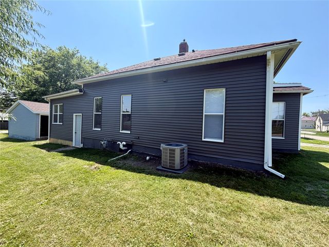 726 N 7th Street, Chariton, IA 50049