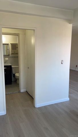 89-15 Parsons Boulevard 7D, Jamaica, NY 11432