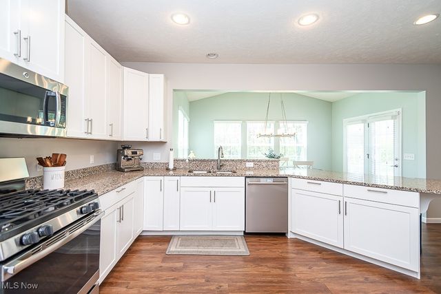 10413 Fox Hollow Circle, Twinsburg, OH 44087