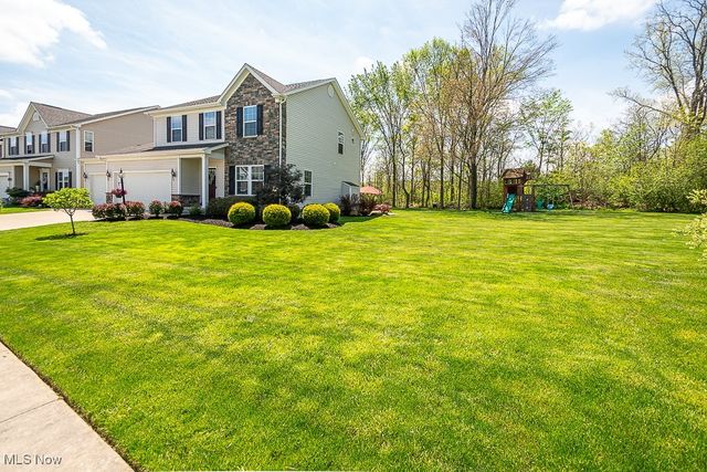 10413 Fox Hollow Circle, Twinsburg, OH 44087