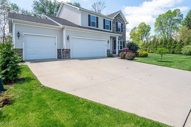 10413 Fox Hollow Circle, Twinsburg, OH 44087