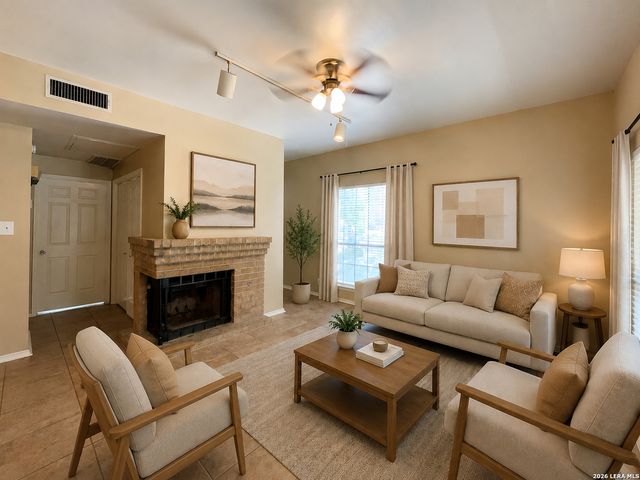 8655 Datapoint Dr Apt 801, San Antonio, TX 78229