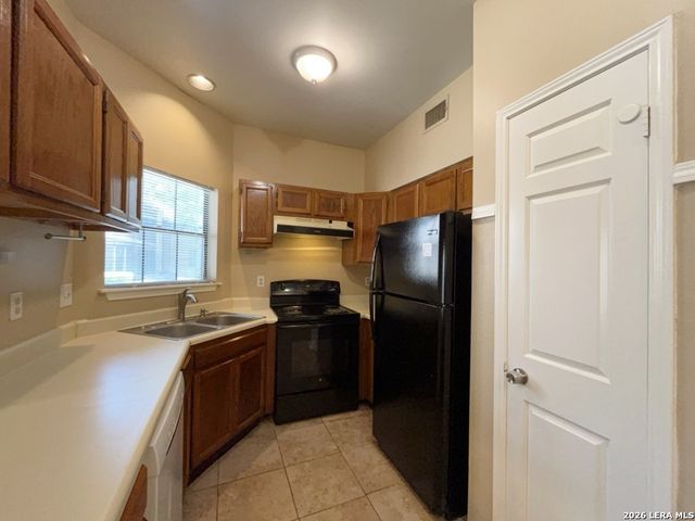 8655 Datapoint Dr Apt 801, San Antonio, TX 78229