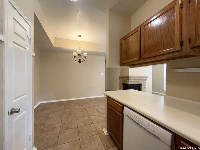 8655 Datapoint Dr Apt 801, San Antonio, TX 78229