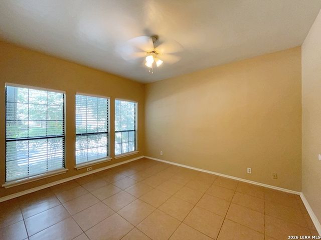 8655 Datapoint Dr Apt 801, San Antonio, TX 78229