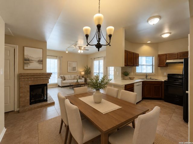 8655 Datapoint Dr Apt 801, San Antonio, TX 78229