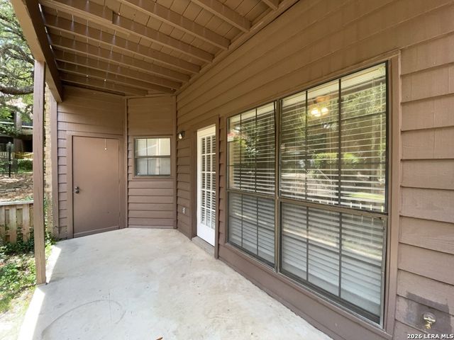 8655 Datapoint Dr Apt 801, San Antonio, TX 78229
