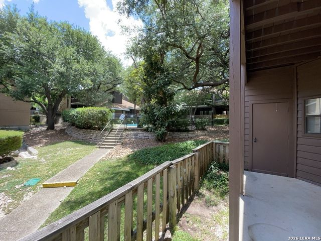 8655 Datapoint Dr Apt 801, San Antonio, TX 78229