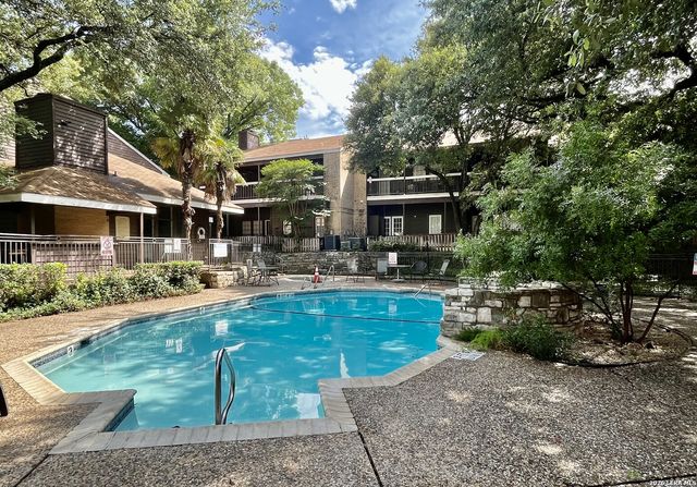 8655 Datapoint Dr Apt 801, San Antonio, TX 78229