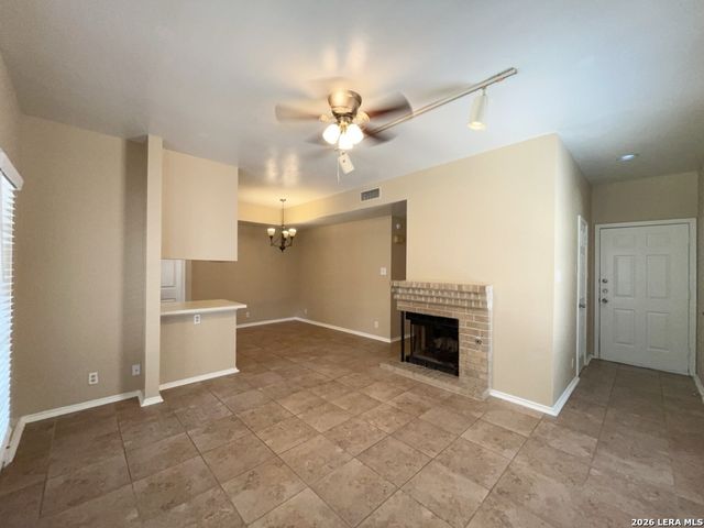 8655 Datapoint Dr Apt 801, San Antonio, TX 78229