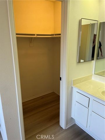 537 S College, Claremont, CA 91711