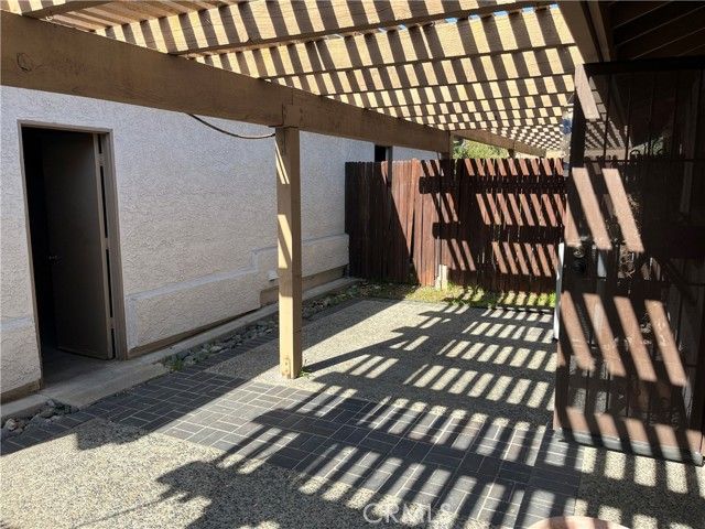 537 S College, Claremont, CA 91711