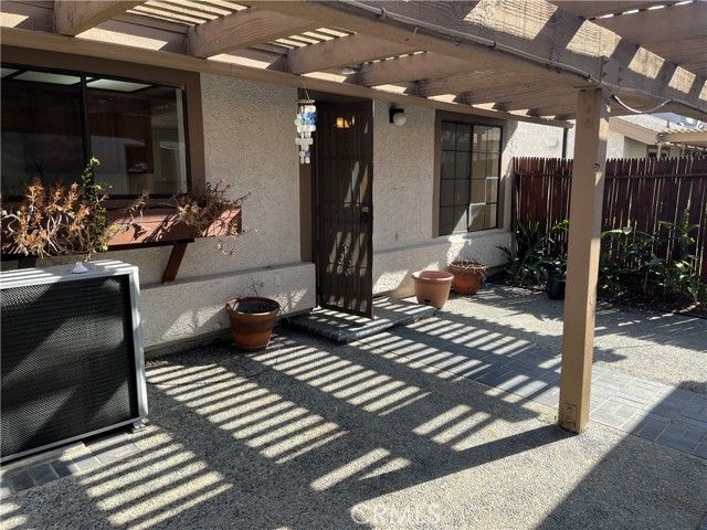 537 S College, Claremont, CA 91711