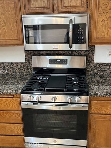 537 S College, Claremont, CA 91711