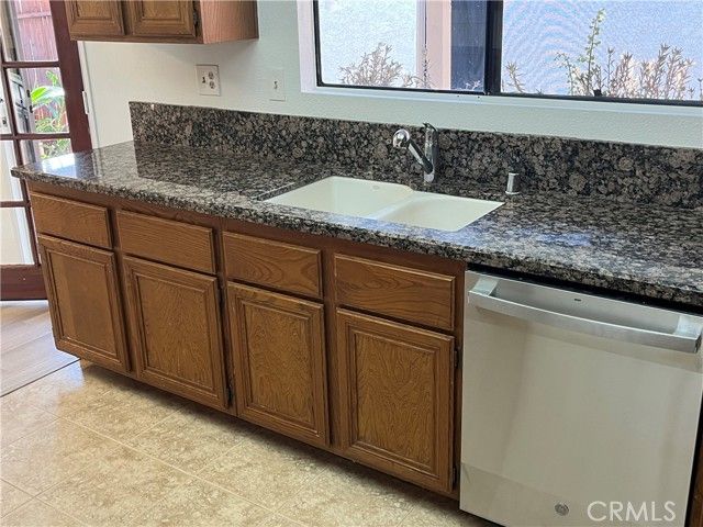 537 S College, Claremont, CA 91711