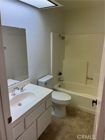 537 S College, Claremont, CA 91711