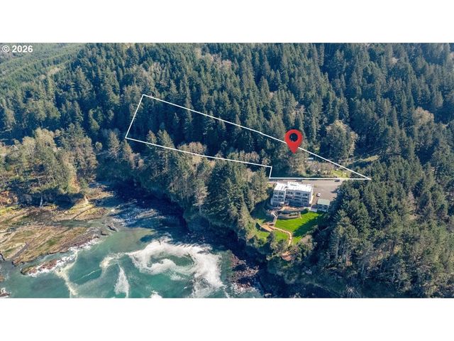 2330 S HIGHWAY 101, Depoe Bay, OR 97341