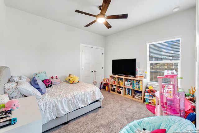 6870 Comanche Vw, San Antonio, TX 78233