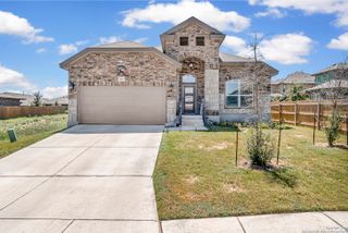 6870 Comanche Vw, San Antonio, TX 78233