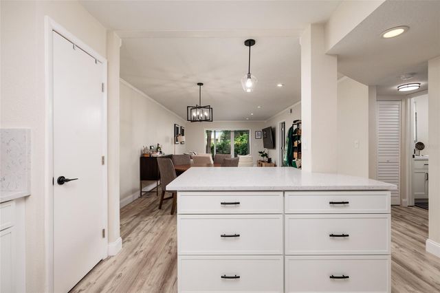 4595 CHANCELLOR STREET NE 114, St Petersburg, FL 33703
