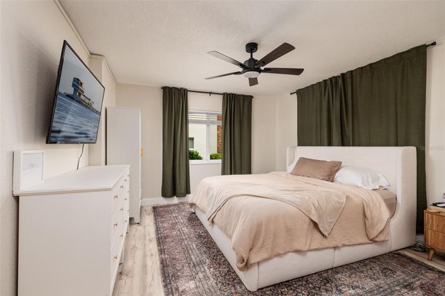 4595 CHANCELLOR STREET NE 114, St Petersburg, FL 33703