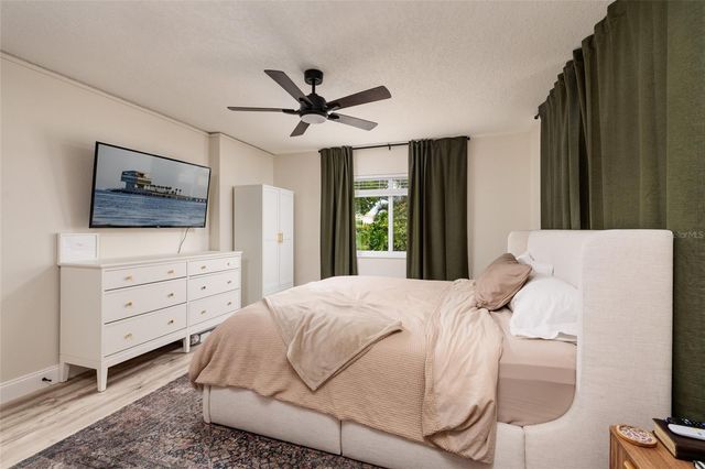 4595 CHANCELLOR STREET NE 114, St Petersburg, FL 33703