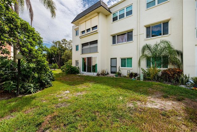 4595 CHANCELLOR STREET NE 114, St Petersburg, FL 33703