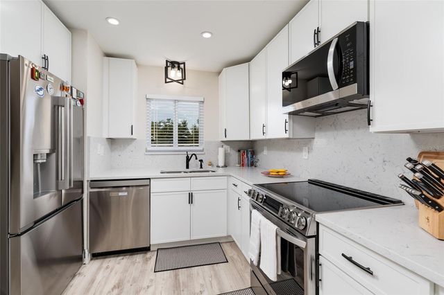 4595 CHANCELLOR STREET NE 114, St Petersburg, FL 33703