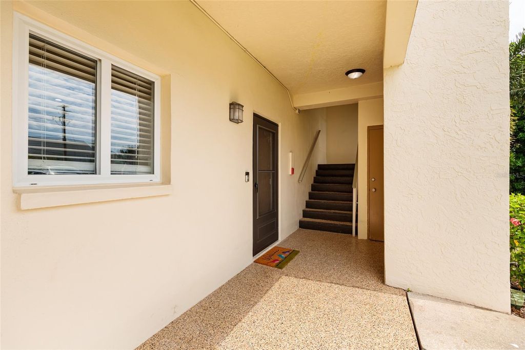 4595 CHANCELLOR STREET NE 114, St Petersburg, FL 33703