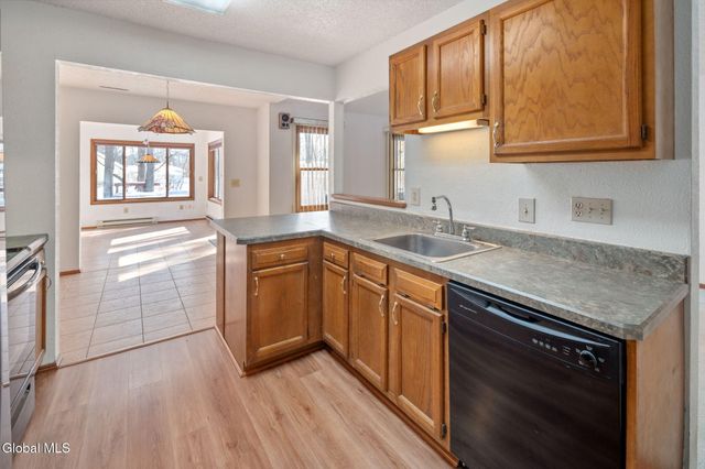 641 Top Ridge Drive, Guilderland, NY 12203