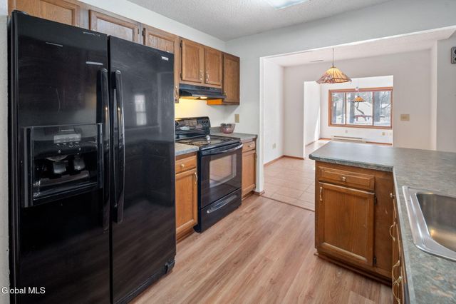 641 Top Ridge Drive, Guilderland, NY 12203