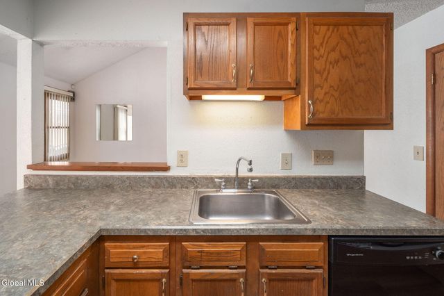 641 Top Ridge Drive, Guilderland, NY 12203