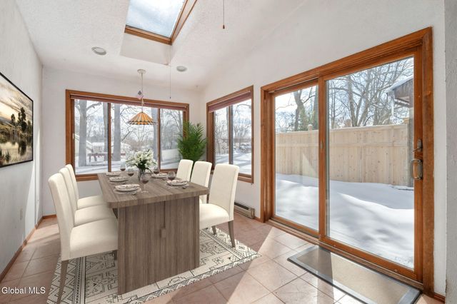 641 Top Ridge Drive, Guilderland, NY 12203