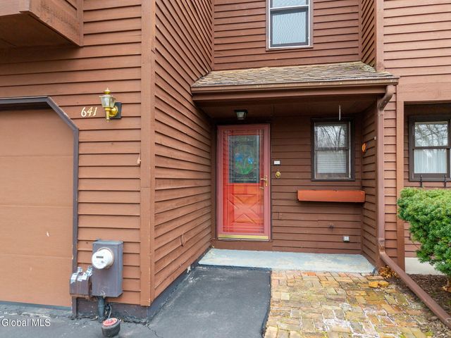 641 Top Ridge Drive, Guilderland, NY 12203