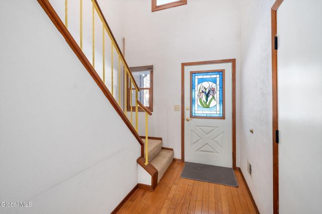 641 Top Ridge Drive, Guilderland, NY 12203