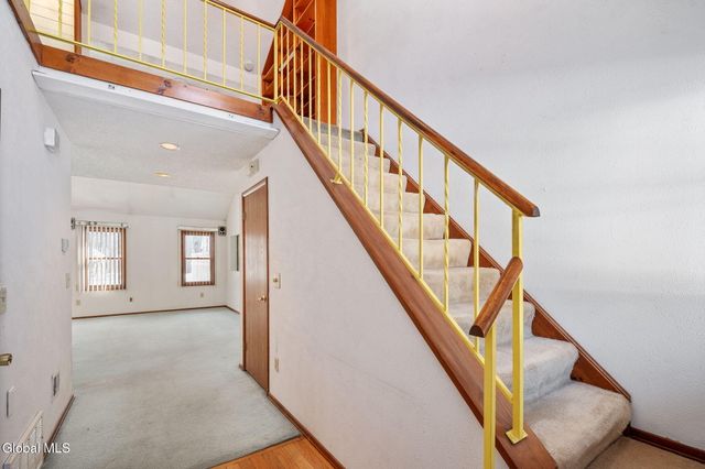 641 Top Ridge Drive, Guilderland, NY 12203